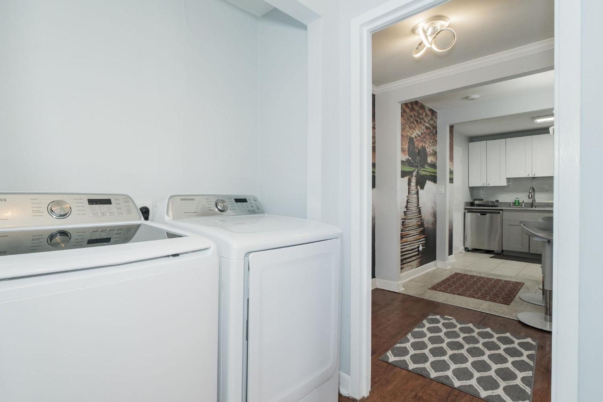 21Floor-Renovated 2Br,1Bath King And Queen Bed And Parking Атланта Екстериор снимка